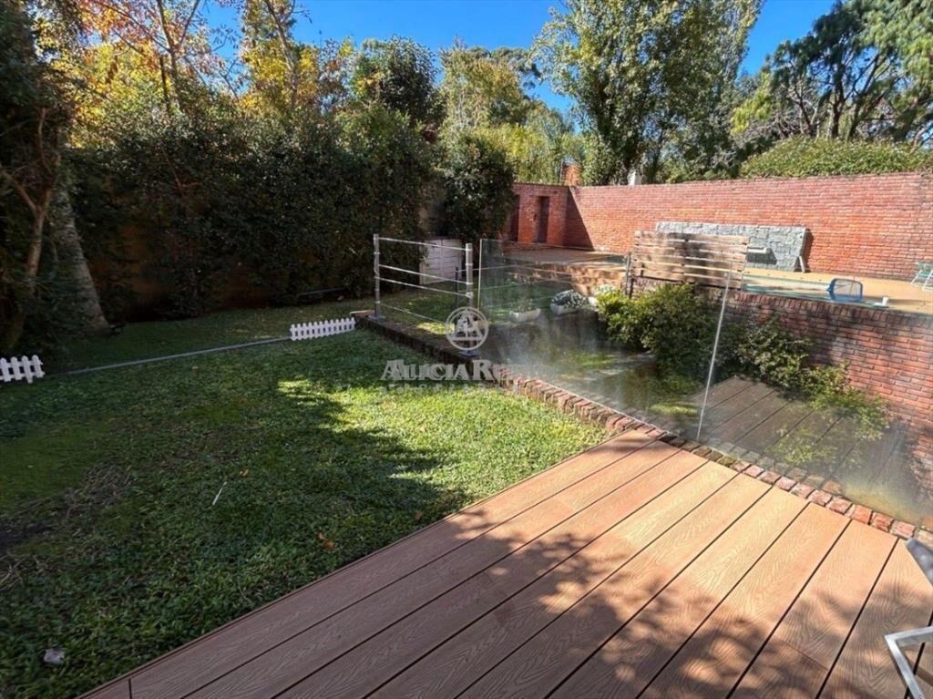 APARTAMENTO EN PLENO CARRASCO CON BARBACOA + FONDO + P...