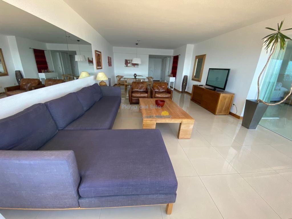 Apartamento en Venta de 3 dormitorios en Punta ,