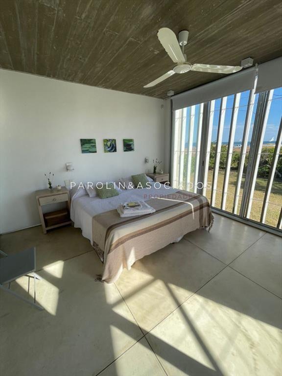 Casa en venta con vista al mar en El Chorro, del