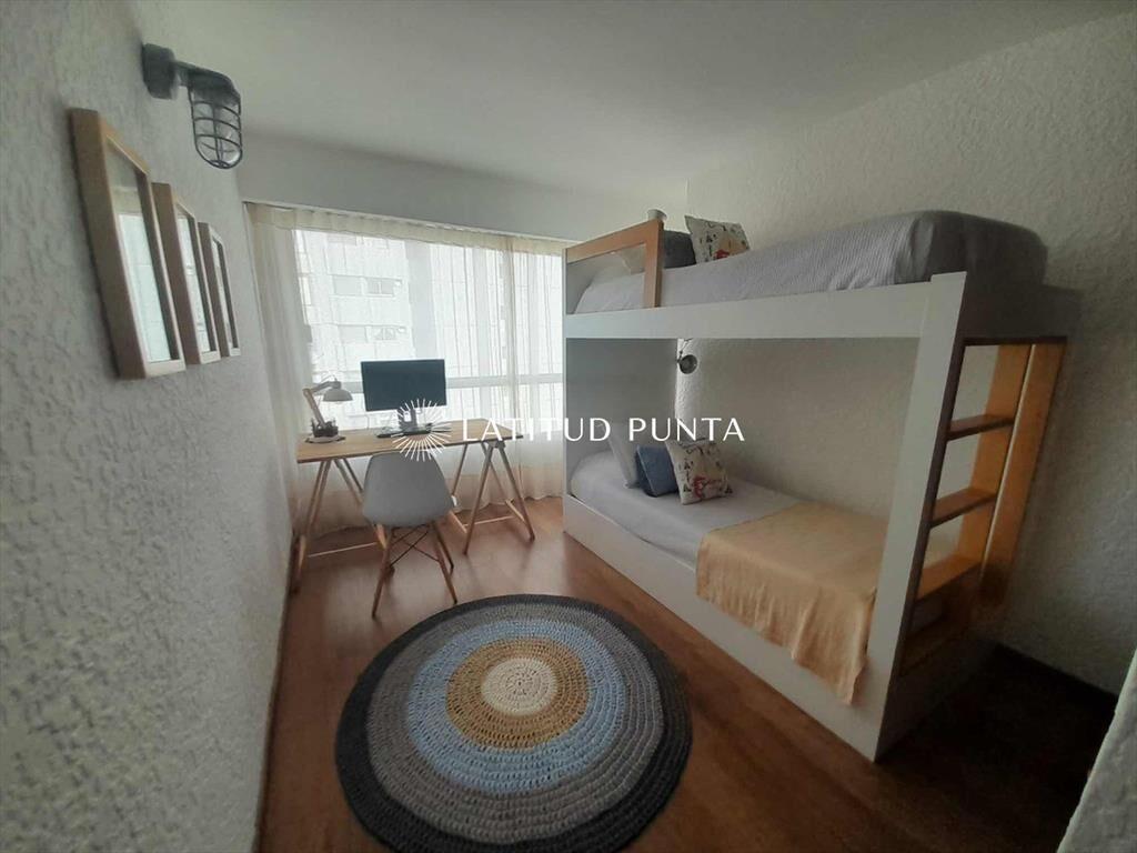 Apartamento a pasos de playa brava