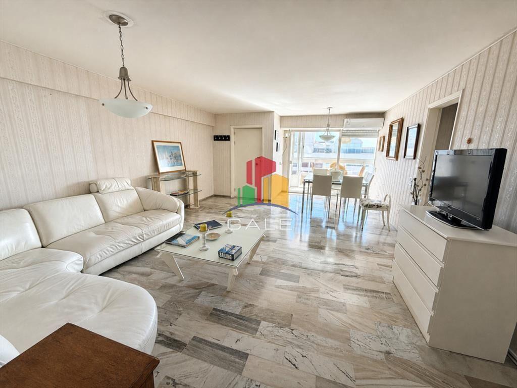 Vende Apartamento en Península - Punta del Este de 3 dormi