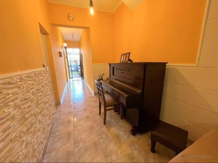 Casa de 2 dormitorios en Buceo. Jardín , Patio y cochera.