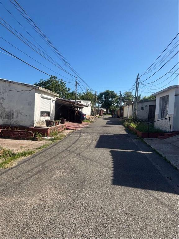 Venta Casa Peñarol Dos Dormitorios 1 Baño Garaje