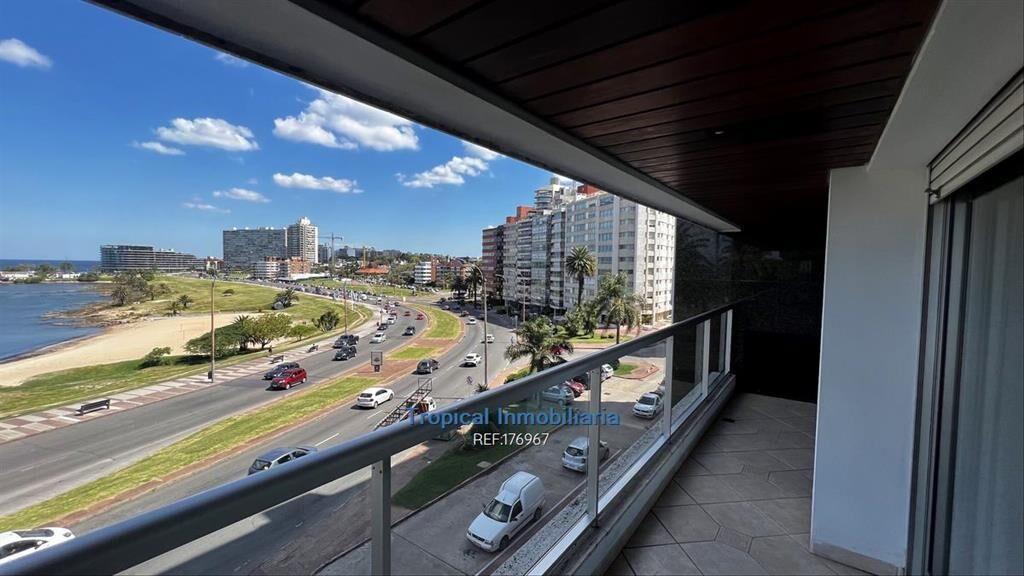 APARTAMENTO 3 DORMITORIOS PRIMERA LINEA
