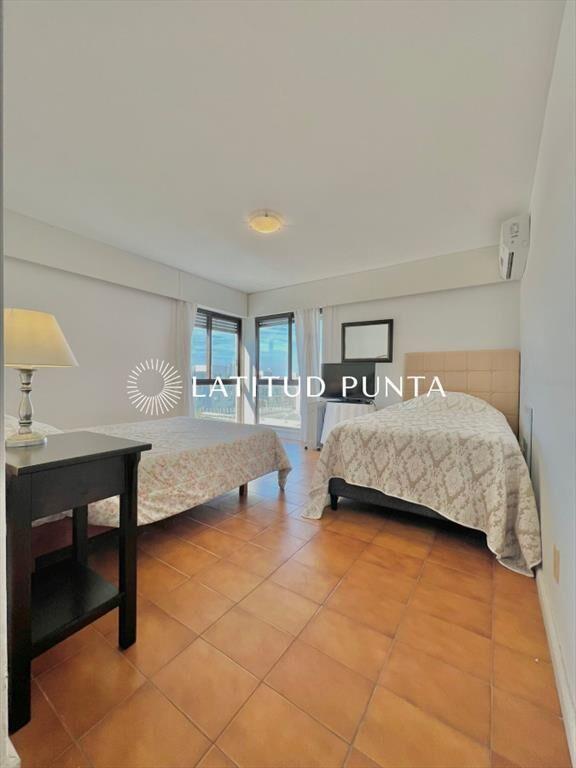 Gran departamento en Península, 3 dormitorios