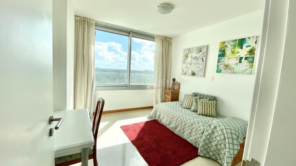Apartamento en venta de 3 dormitorios en Tiburón