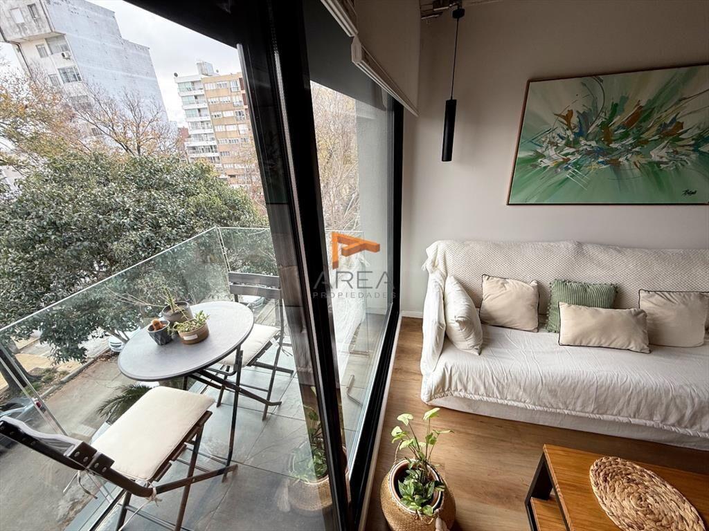Casa en venta c/ cochera en Pocitos Nuevo