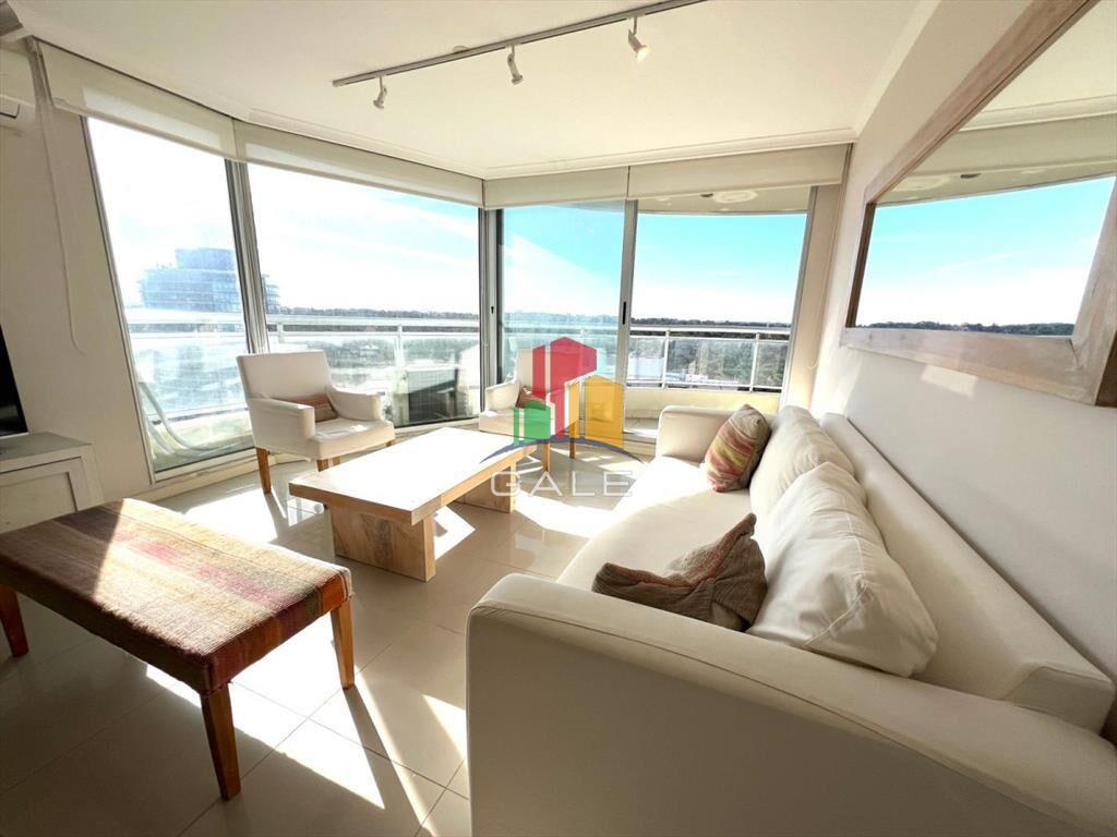 apartamento en venta de 3 dormitorios 3 baños,