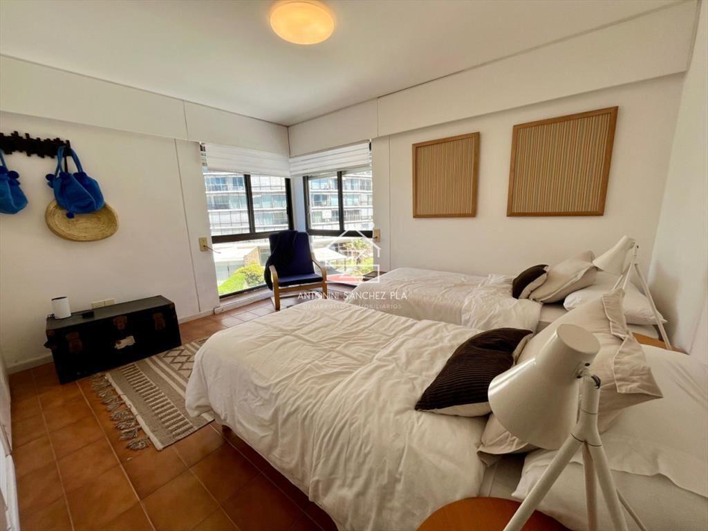 VENTA APARTAMENTO 4 DORMITORIOS PUNTA DEL ESTE