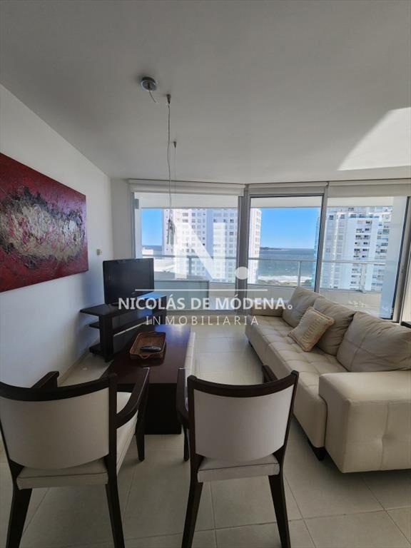 Vende apartamento de 3 dormitorios en Mansa- Punta del Este