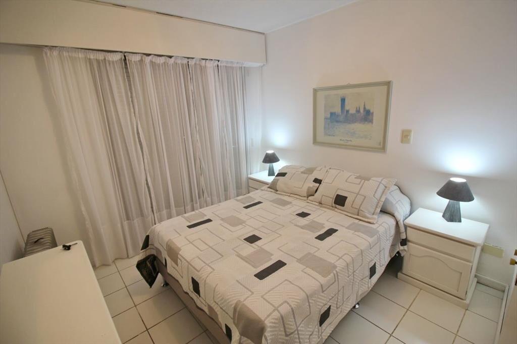 Vendo apartamento 2 dormitorios con gran terraza y parrille