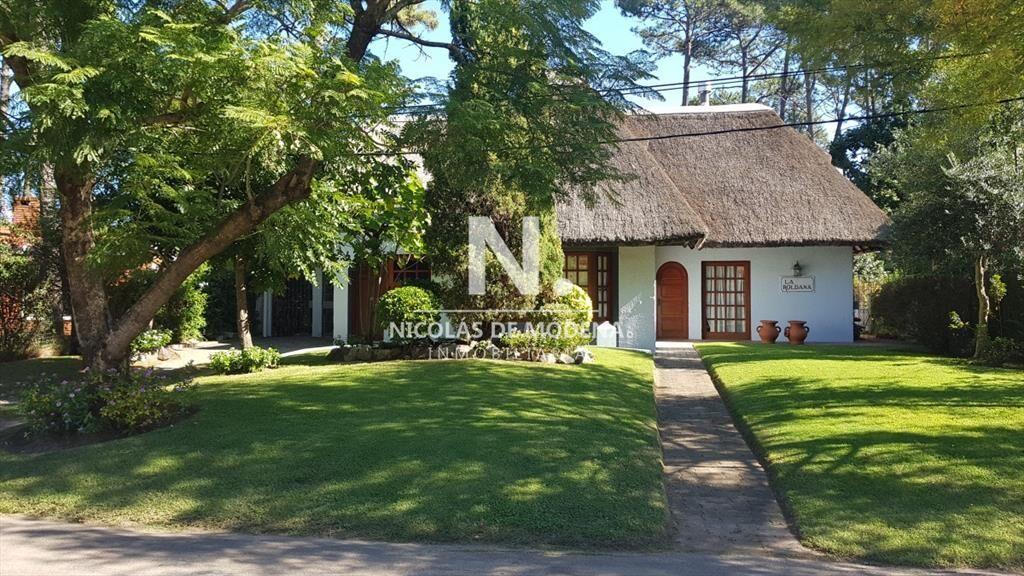 Casa en Altos del Pinar - Maldonado