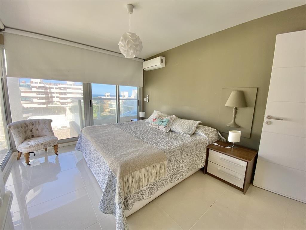 VENTA DE APARTAMENTO DE 3 DORMITORIOS - PLAYA