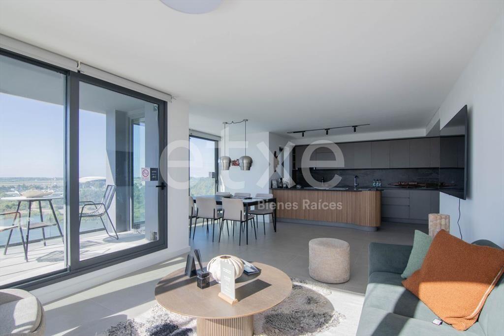 Venta Apartamento 2 dorm 3 baños Carrasco Boating Torre 2...