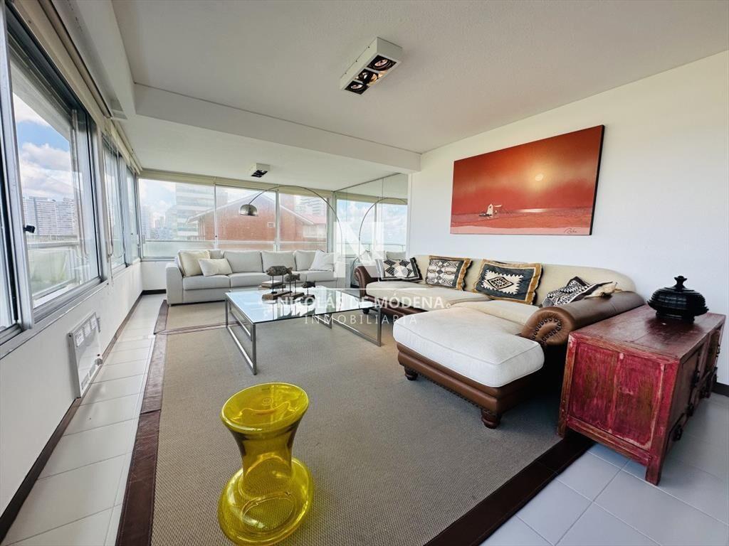 Alquiler y venta de apartamento 3 dorm. mas dep. playa brav