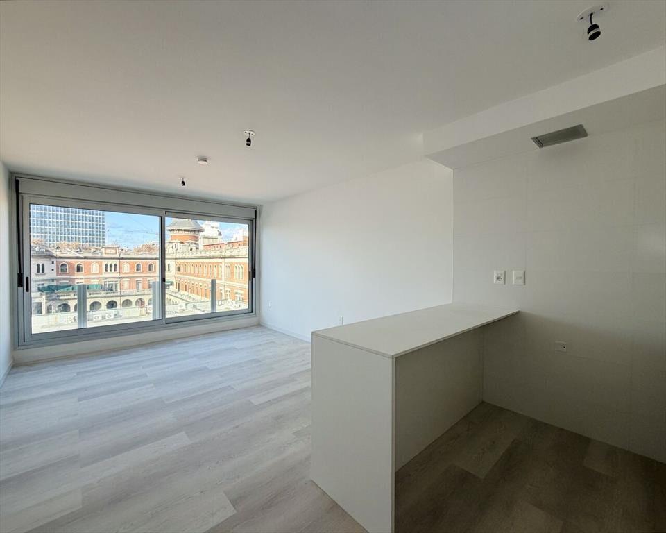 Venta apartamento 1 dormitorio al frente en Cordon. a estre