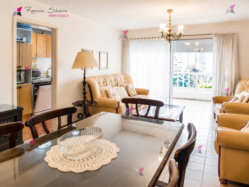 Vende apartamento de 2 dormitorios con vista al ,