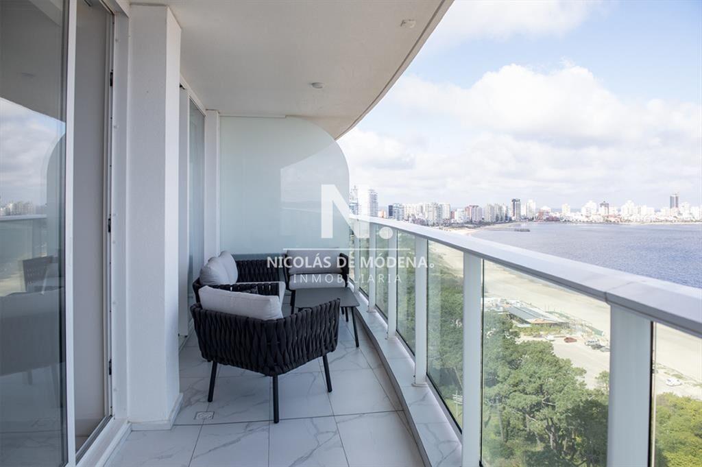 Apartamento en Mansa - Punta del Este en venta de 3 dormito
