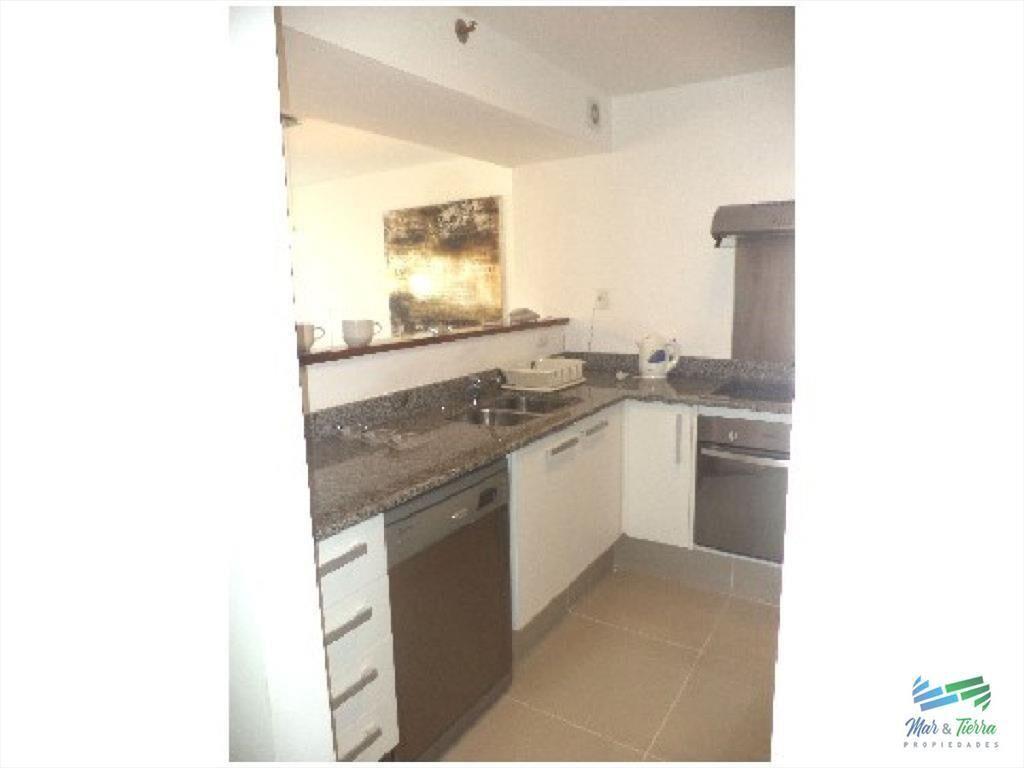 Vendo apartamento 2 dormitorios con vista al mar