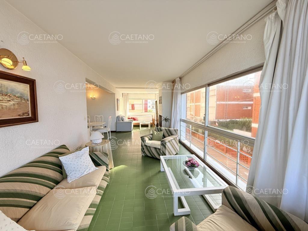 Venta apartamento 2 dormitorios frente al mar -