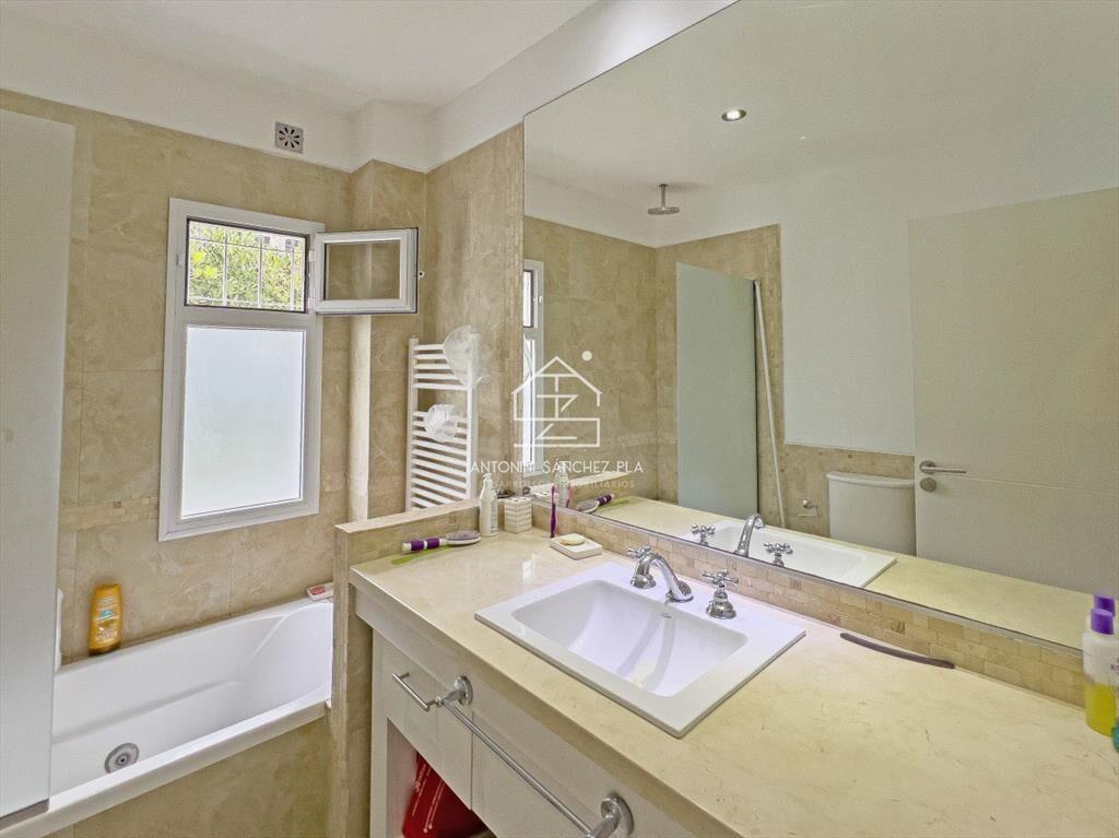 Casa en venta de dos dormitorios en Altos de Montoya