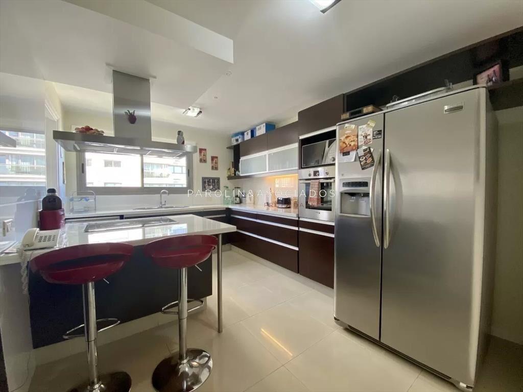 Hermoso apartamento en venta con agradable vista al Mar de