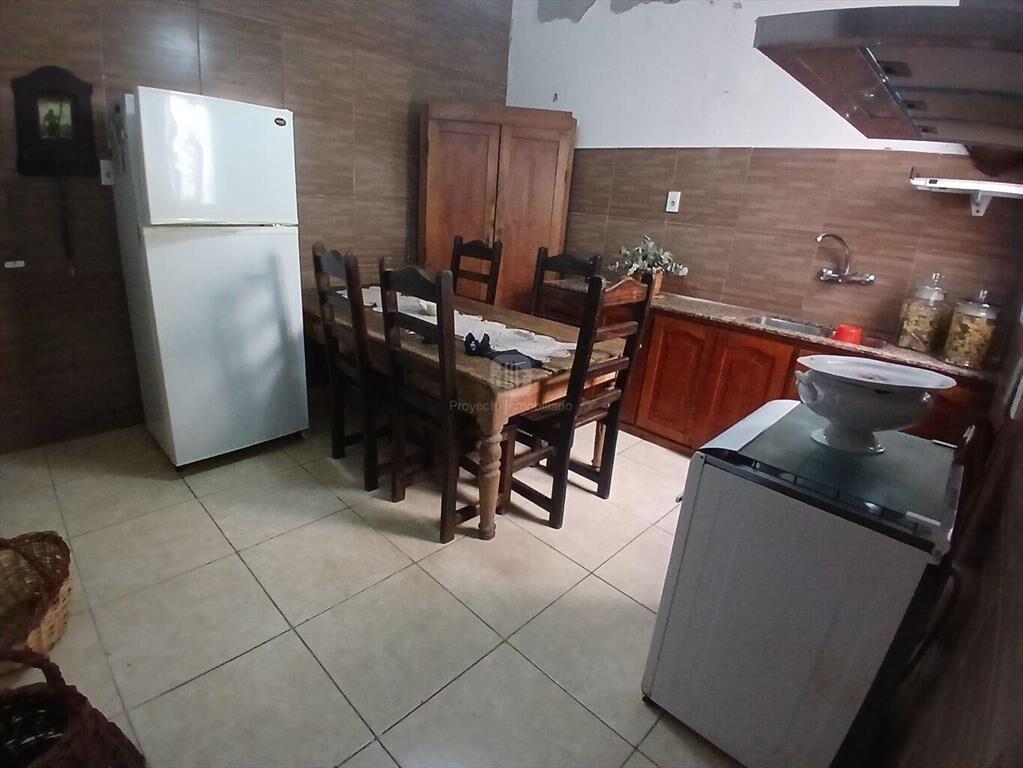 Venta de Casa en La Blanqueada con Garage y Barbacoa