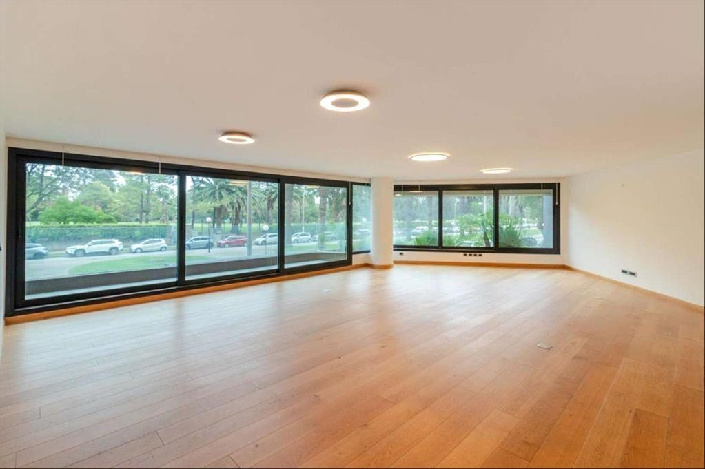 VENTA APARTAMENTO PUNTA CARRETAS 1ER. PISO CON PATIO - 3 DO