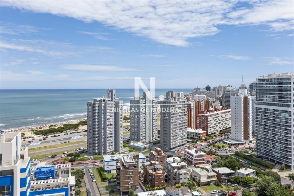Vende apartamento en Brava Punta del Este de 3