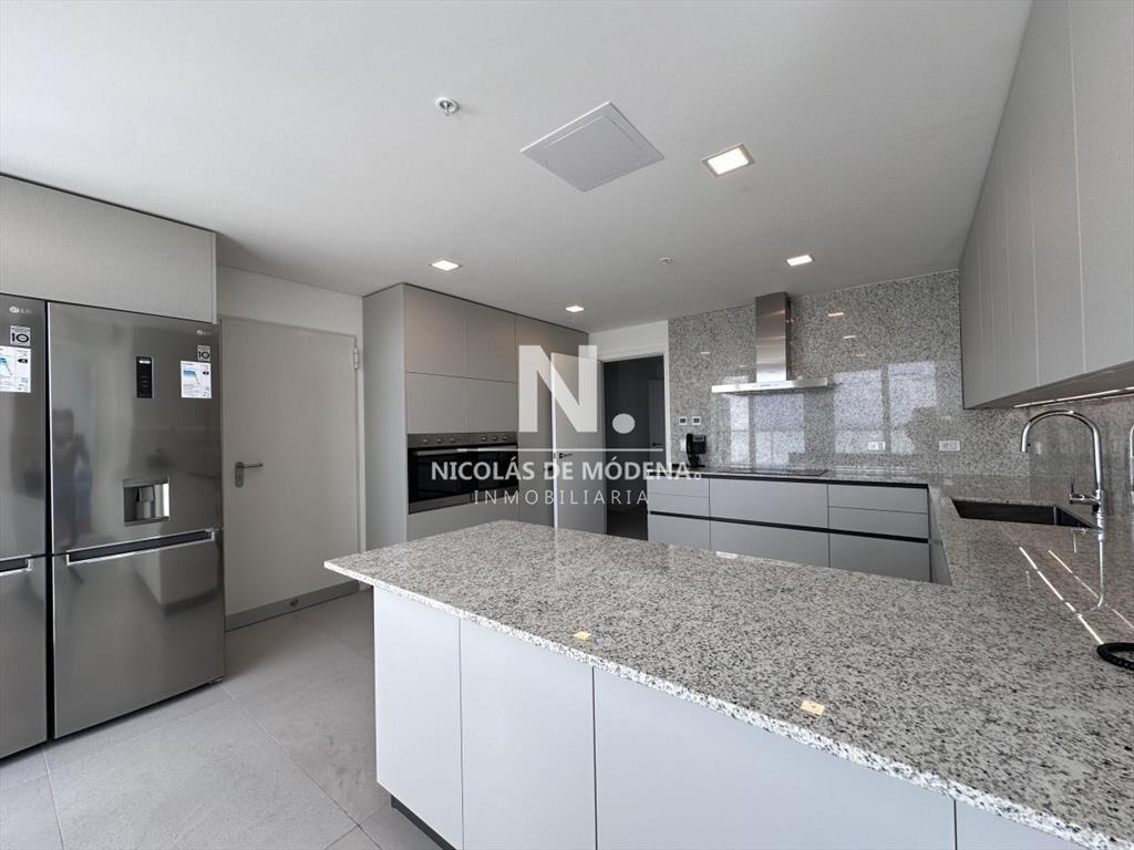 Espectacular Penthouse de 5 dormitorios En Torre