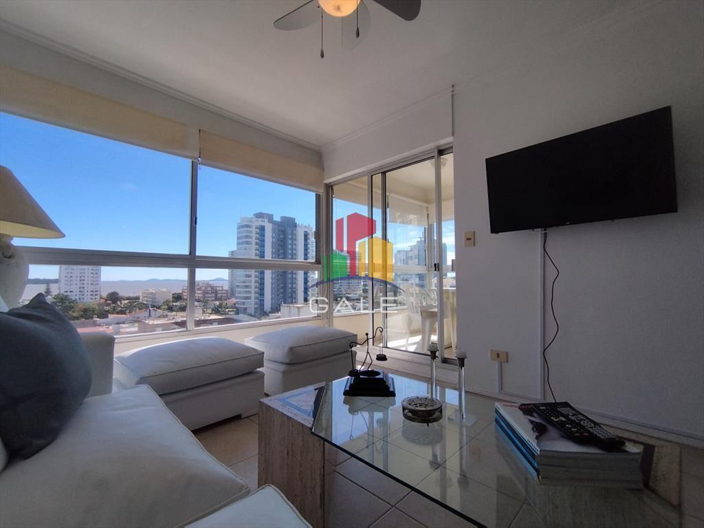Alquiler y venta de apartamento de dos dormitorios en Punta