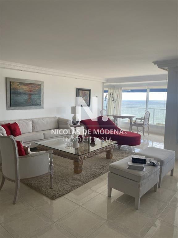 Departamento en venta en Beverly Tower, 3 suites + dep. Esp