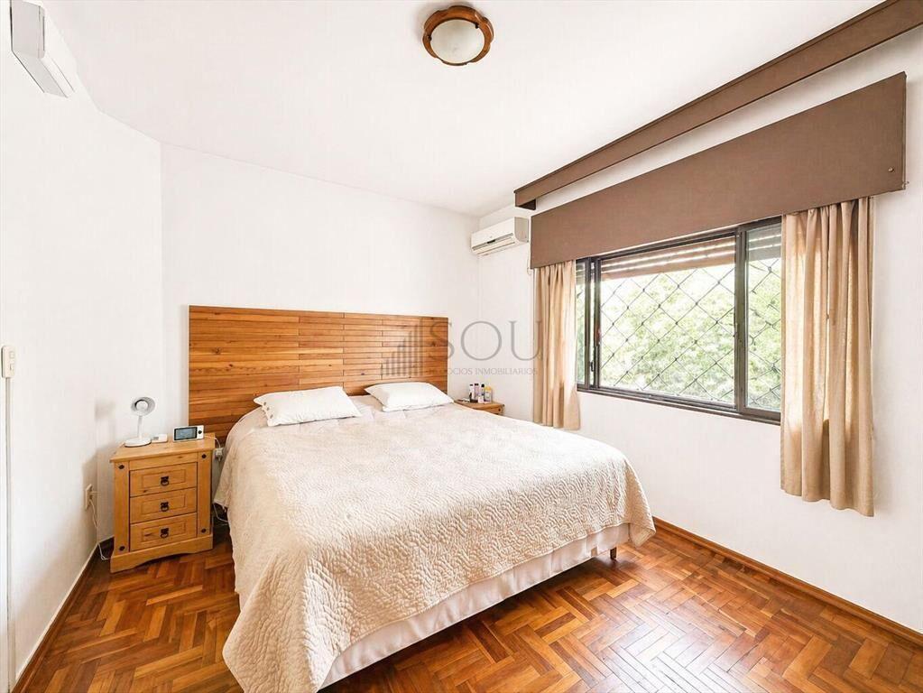 Venta casa 4 dormitorios y 2 garages en Centro de Dolores S