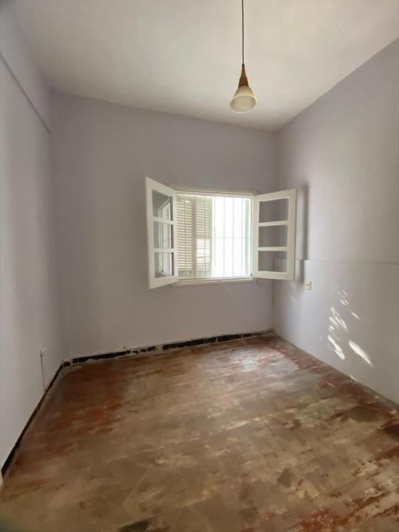 VENTA CASA PH 3 DORMITORIOS, AMPLIO TERRENO PARA EDIFICAR.