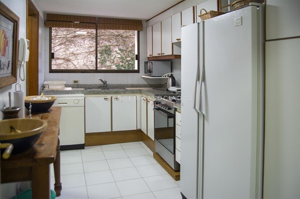 Apartamento de 4 dormitorios en venta con vista