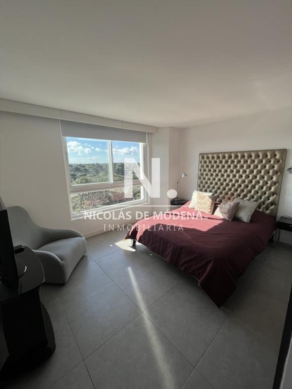 En venta apartamento de 2 dormitorios y 2 baños Punta del