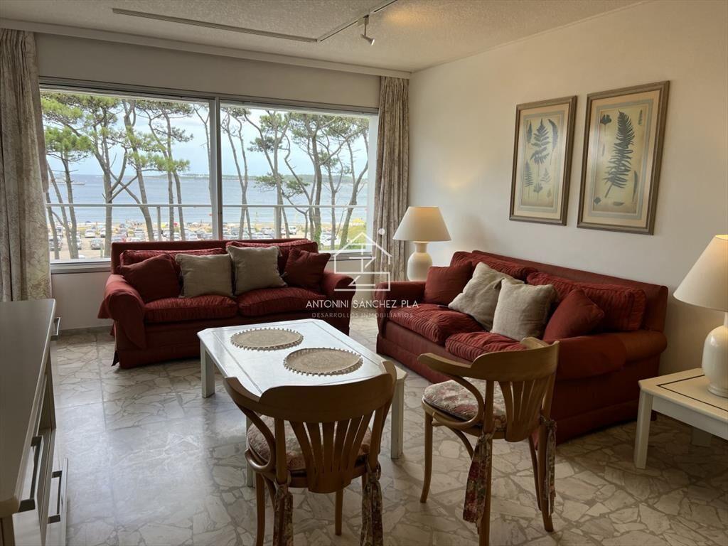 Apartamento en Mansa frente al mar - Punta del