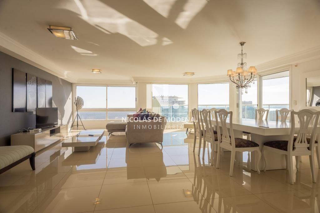 Se vende apartamento en Mansa, de 3 dormitorios