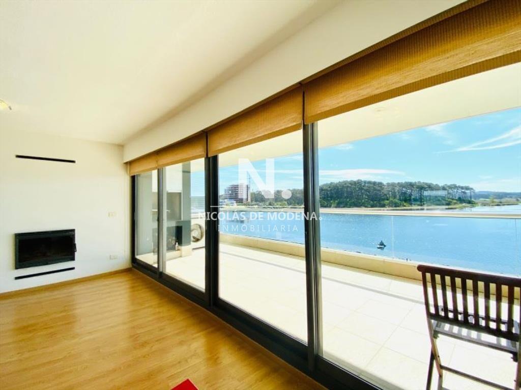 Venta de Apartamento de 3 dormitorios en Playa