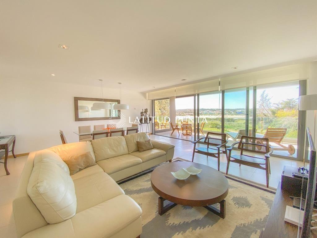 Exclusivo, 3 suites en mas dependencia en Rincón