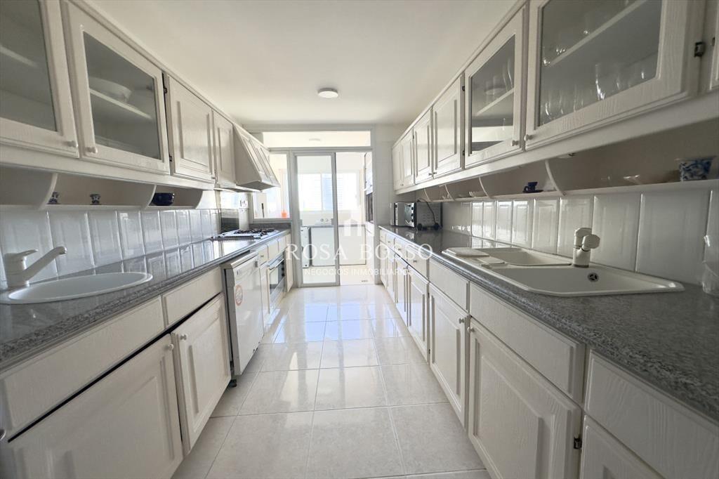 Venta apartamento de 3 dormitorios en primera -