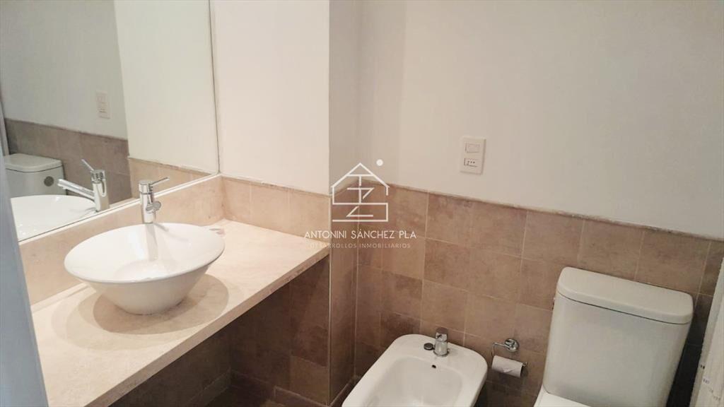 Venta de apartamento de dos dormitorios con dos