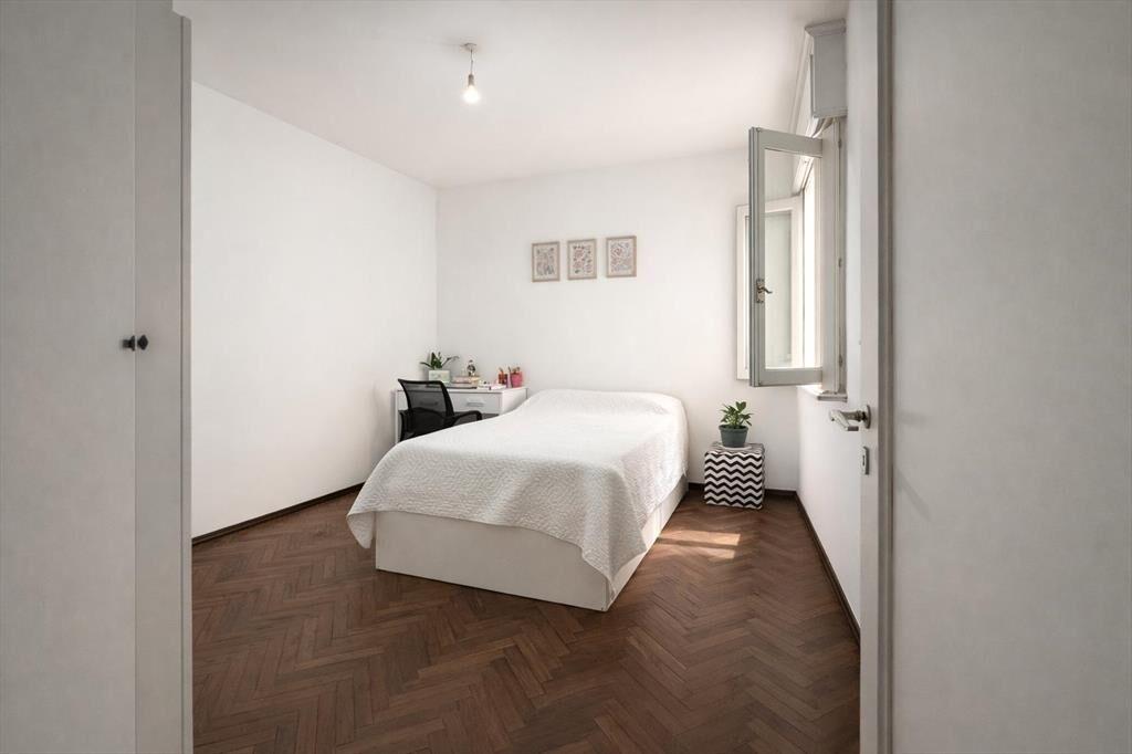 Venta apartamento de dos dormitorios con patio. Tres Cruce