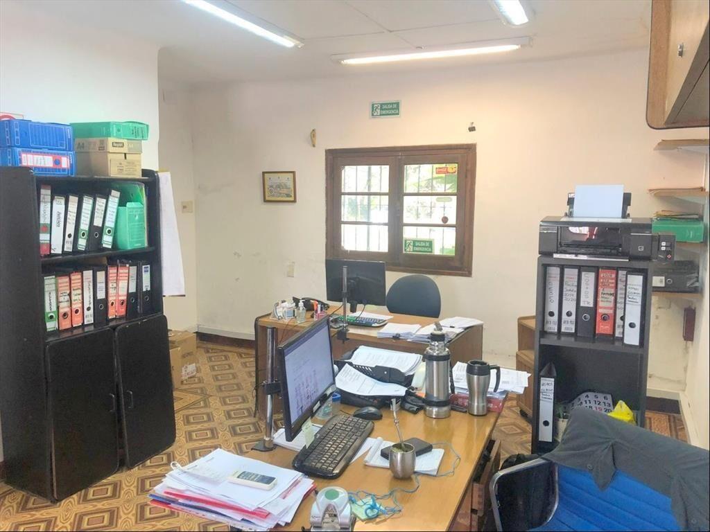 Deposito con terreno en venta en Canelones