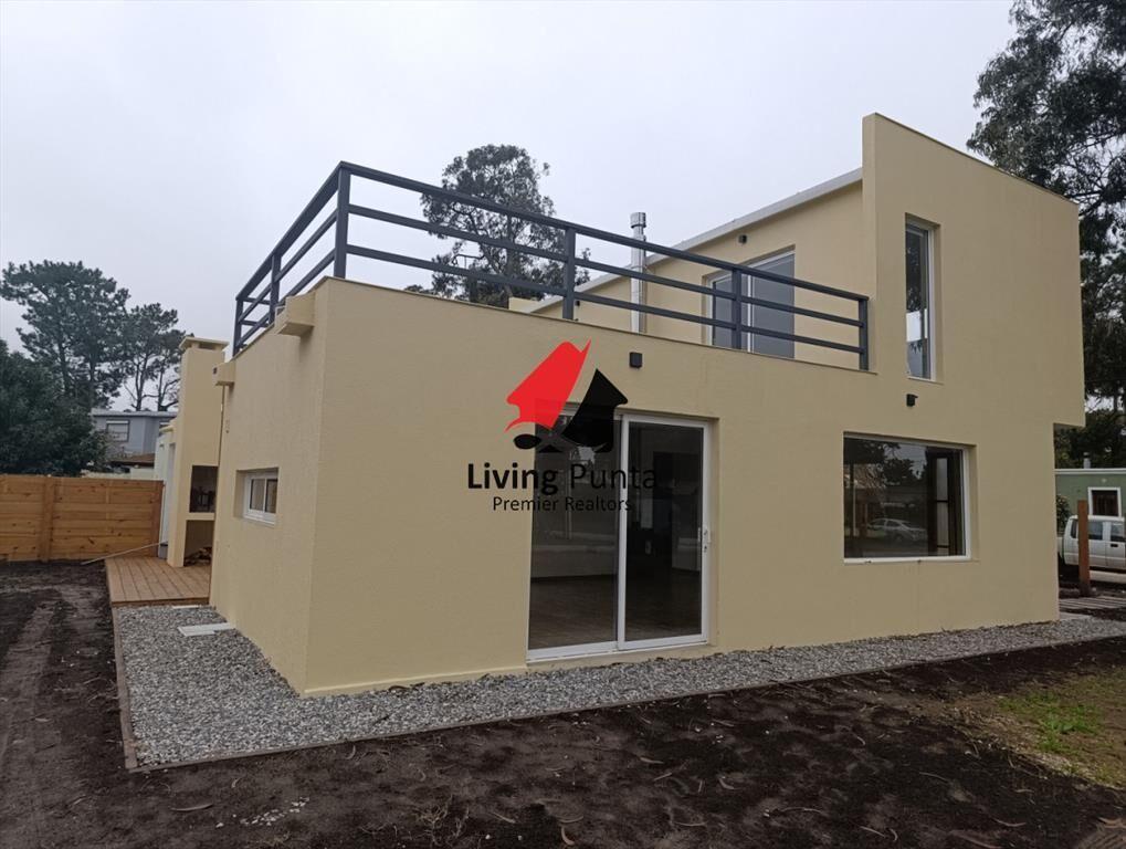 Casa a estrenar en venta - Pinares - Punta del