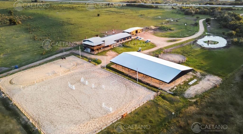 Venta de chacra con costa en arroyo, zona en RUTA