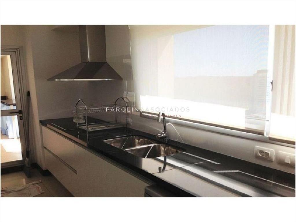 Apartamento en venta de 2 dormitorios en Season