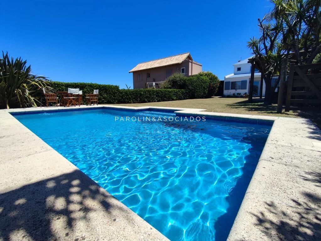 Hermosa casa en venta en Montoya a solo pasos de