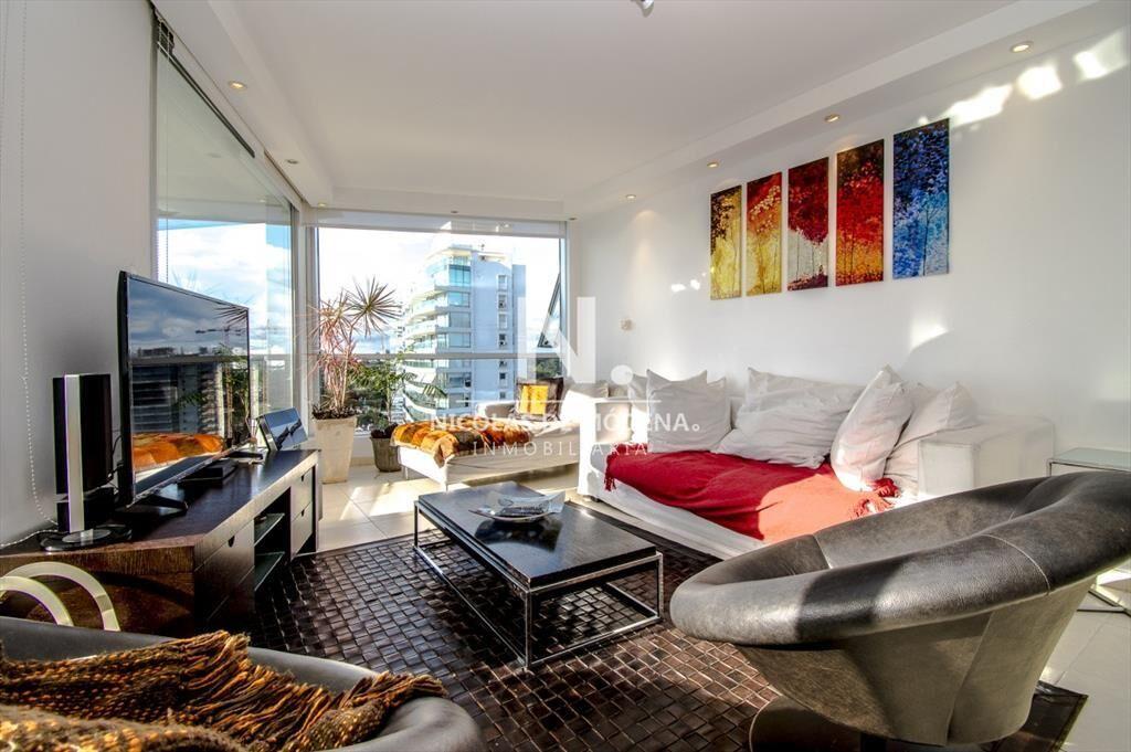 Apartamento En Alquiler, 3 Dorm. + Servicio en