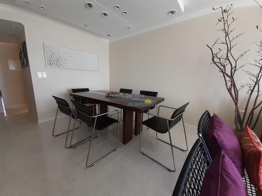 Apartamento en alquiler de temporada de 3 en , ,